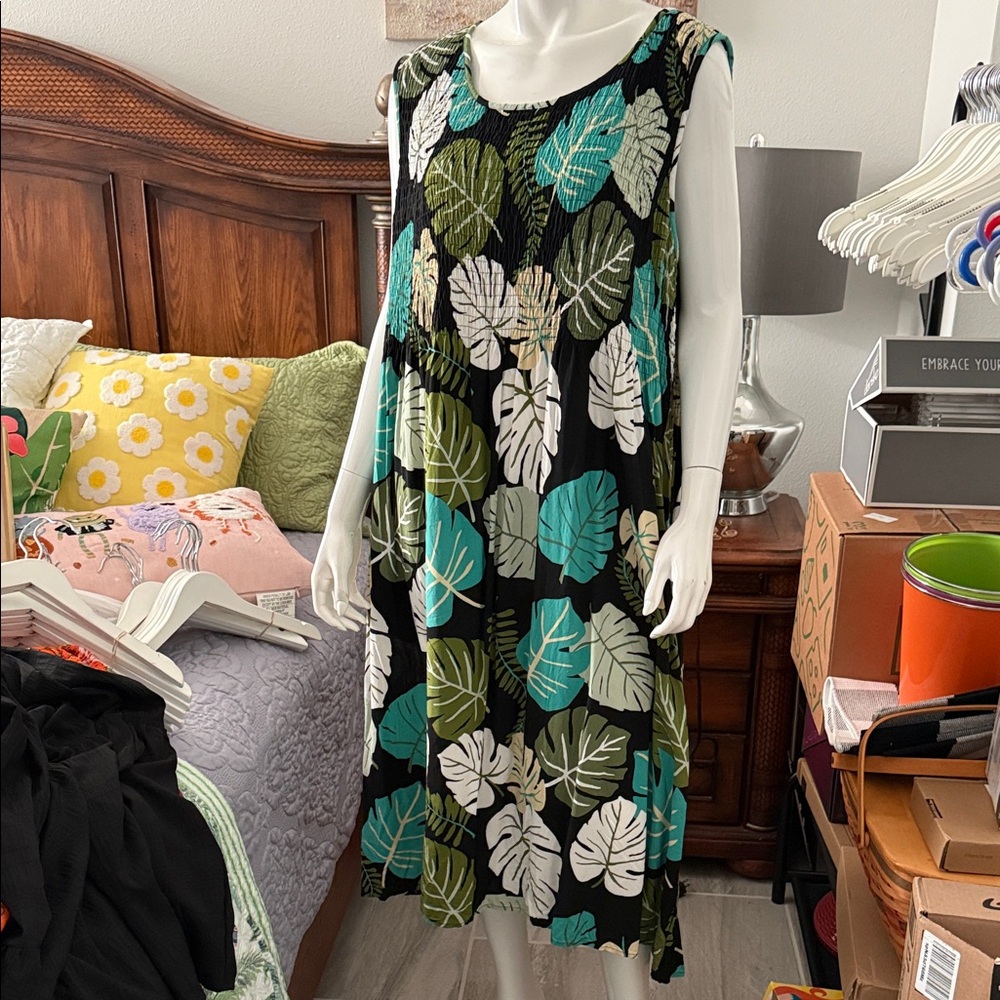 Tropical Leaf Print Sleeveless Dress